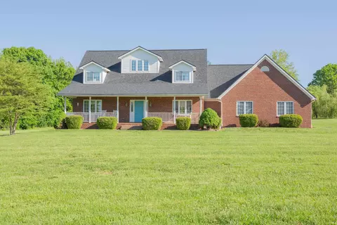 8910 Ridge View Ln, Mount Vernon, IN 47620