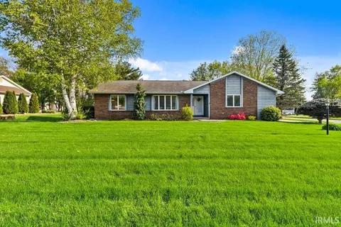 202 Sandpoint Dr, Warsaw, IN 46582