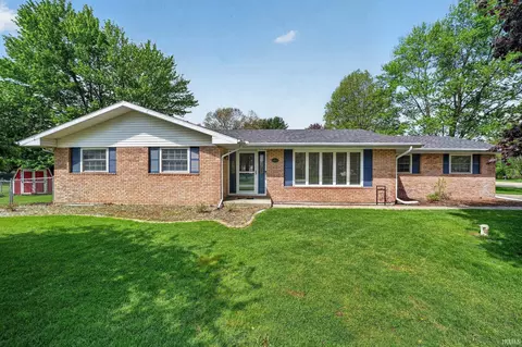51823 Cheryl Dr, Granger, IN 46530