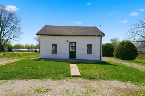 216 E Gertrude St, Kendallville, IN 46755