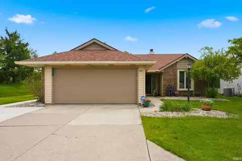 2931 Wood Knoll Ln, Fort Wayne, IN 46804