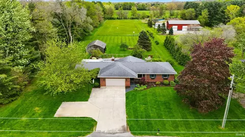 1884 S Packerton Rd, Warsaw, IN 46580