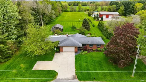 1884 S Packerton Rd, Warsaw, IN 46580