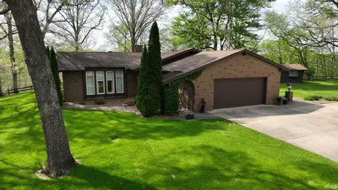 1828 N Royal Oaks Dr, Monticello, IN 47960