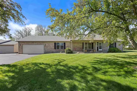 5802 E Chalmers Rd, Monticello, IN 47960