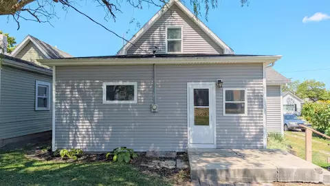 Exterior - 412 E Cherry St, Bluffton, IN 46714 photo 5 of 5