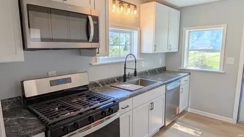 Kitchen - 412 E Cherry St, Bluffton, IN 46714 photo 4 of 7