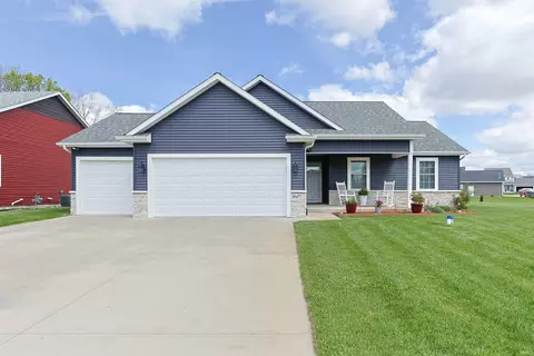 30477 Pine Bluff Dr, Elkhart, IN 46517