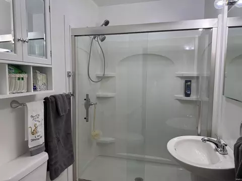 Bath - 8610 S Gore Rd, Bloomington, IN 47403 photo 1 of 1