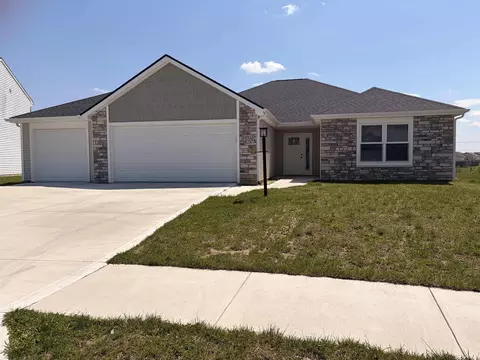 13502 Copper Strike Pass, Fort Wayne, IN 46845