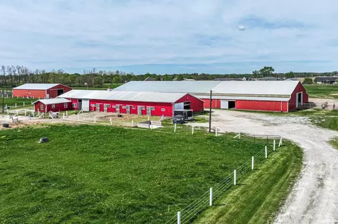 8911 N 8801 N Walnut St, Muncie, IN 47303