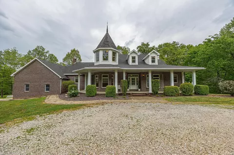 3084 S State Rd 257 Hwy, Velpen, IN 47590