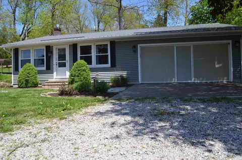 395 Lane 148 Hamilton Lake Ln, Hamilton, IN 46742