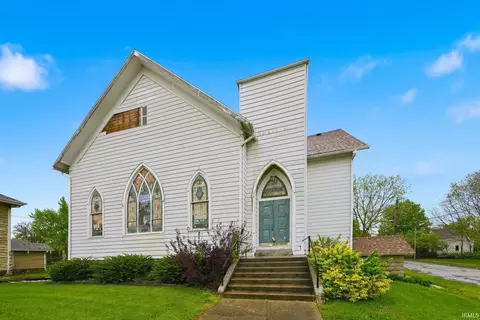 316 N Main St, Churubusco, IN 46723