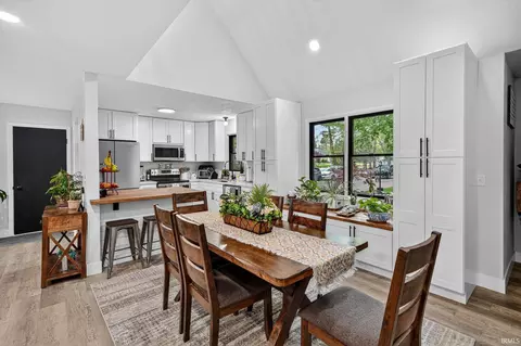 Dining - 51246 Shady Ln, Elkhart, IN 46514 photo 2 of 4