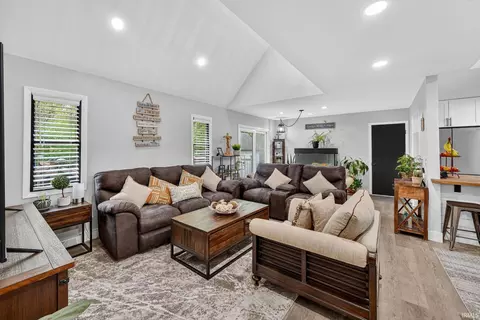 Living - 51246 Shady Ln, Elkhart, IN 46514 photo 1 of 3