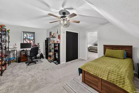 Bedroom - 51246 Shady Ln, Elkhart, IN 46514 photo 3 of 8