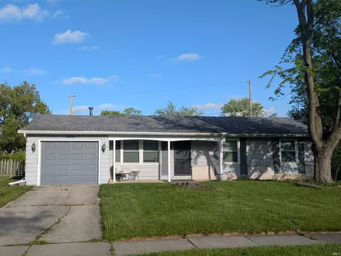 2414 Corby Dr, Fort Wayne, IN 46815