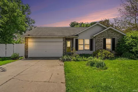 17612 Bramblewood Dr, Goshen, IN 46526