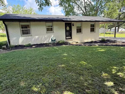 302 North St, Petersburg, IN 47567