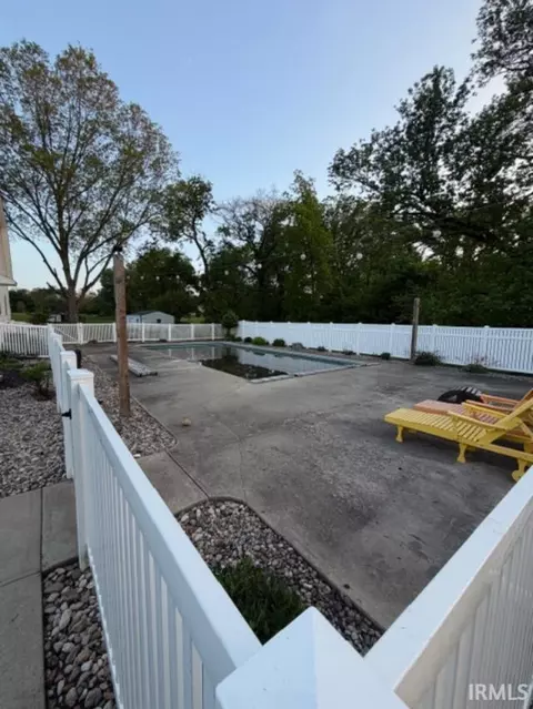 Exterior - 8382 E Main St, Dugger, IN 47848 photo 7 of 16