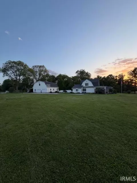 8382 E Main St, Dugger, IN 47848