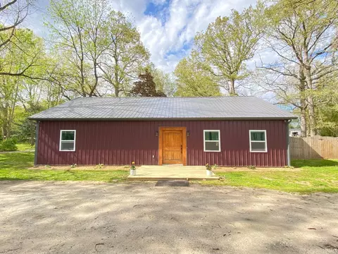 6035 N Hodges Dr, Monticello, IN 47960