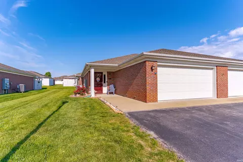 7428 Shea Dr, Evansville, IN 47725