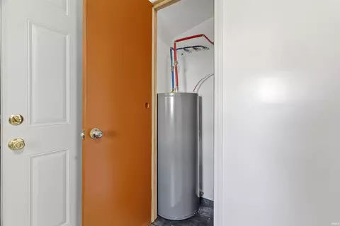 Entry Way - 109 E 8th St, Matthews, IN 46957 photo 3 of 4
