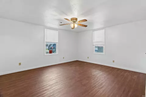Living - 109 E 8th St, Matthews, IN 46957 photo 2 of 5