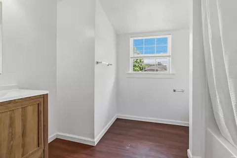 Bath - 109 E 8th St, Matthews, IN 46957 photo 1 of 3
