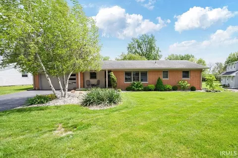 215 Holiday Ln, Greentown, IN 46936