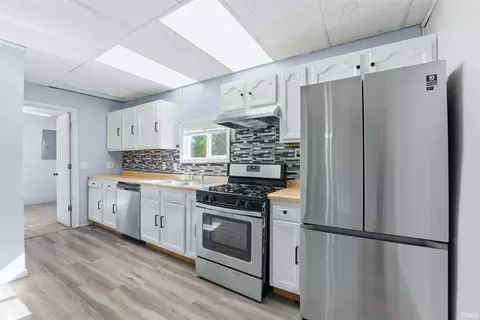 Kitchen - 414 E High St, Garrett, IN 46738 photo 3 of 5