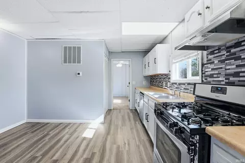 Kitchen - 414 E High St, Garrett, IN 46738 photo 4 of 5