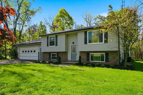 715 W 9th St, Rochester, IN 46975