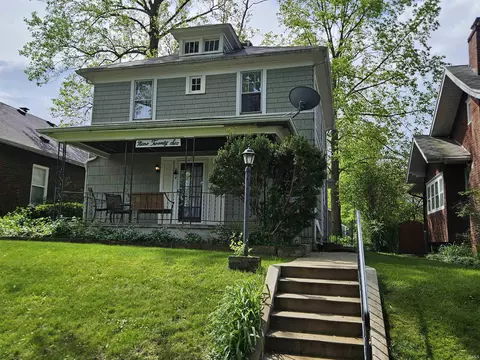 926 E Victoria St, South Bend, IN 46614