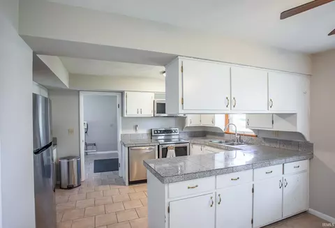 Kitchen - 2906 E 1200 N, Yoder, IN 46798 photo 3 of 4