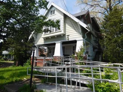 828 W Kilgore Ave, Muncie, IN 47305