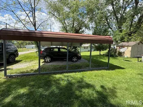 Exterior - 445 E Vine St, Mitchell, IN 47446 photo 4 of 7