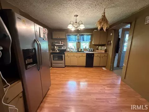 Entry Way - 445 E Vine St, Mitchell, IN 47446 photo 1 of 1