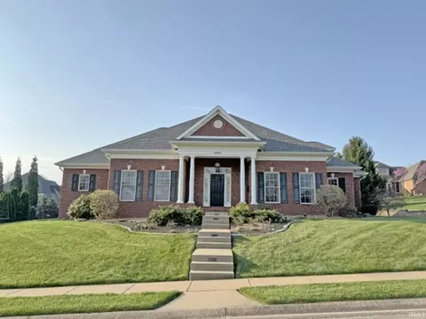 8955 Willowbend Dr, Newburgh, IN 47630