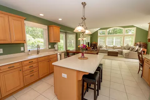 Kitchen - 51118 Heatherton Ct, Granger, IN 46530 photo 3 of 5