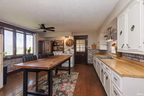Kitchen - 10660 E Windsor Rd, Selma, IN 47383 photo 1 of 2