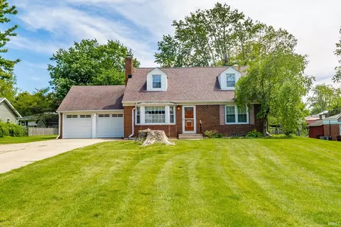 224 Edgewood Dr, Anderson, IN 46011