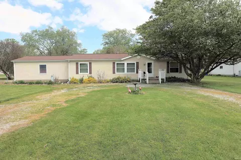 586 N Jackson St, Andrews, IN 46702