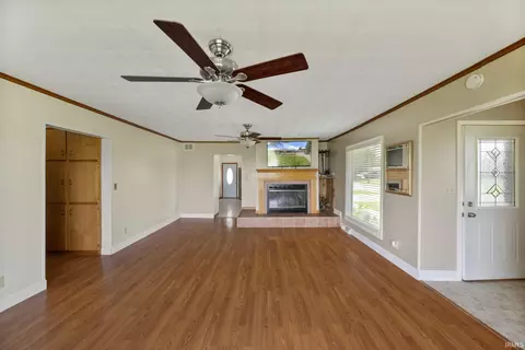 Living - 101 E Maple St, Fowler, IN 47944 photo 1 of 3
