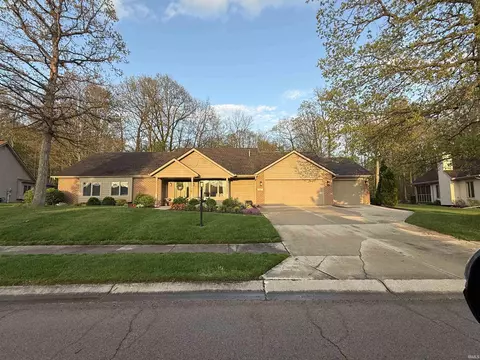 48 Clubview Dr, Hartford City, IN 47348