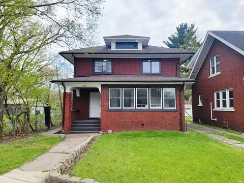 2118 Lincoln Way W, South Bend, IN 46628