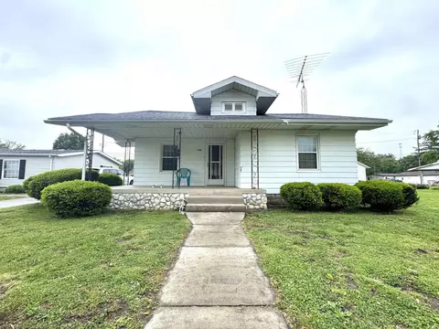 524 E Main St, Jasonville, IN 47438