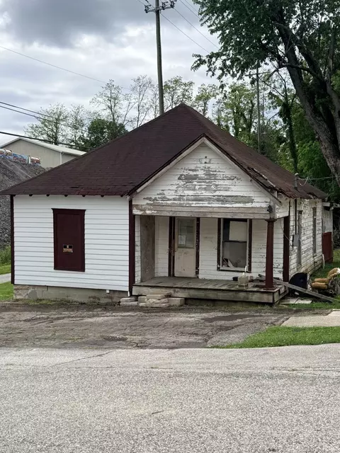 810 13th St, Bedford, IN 47421
